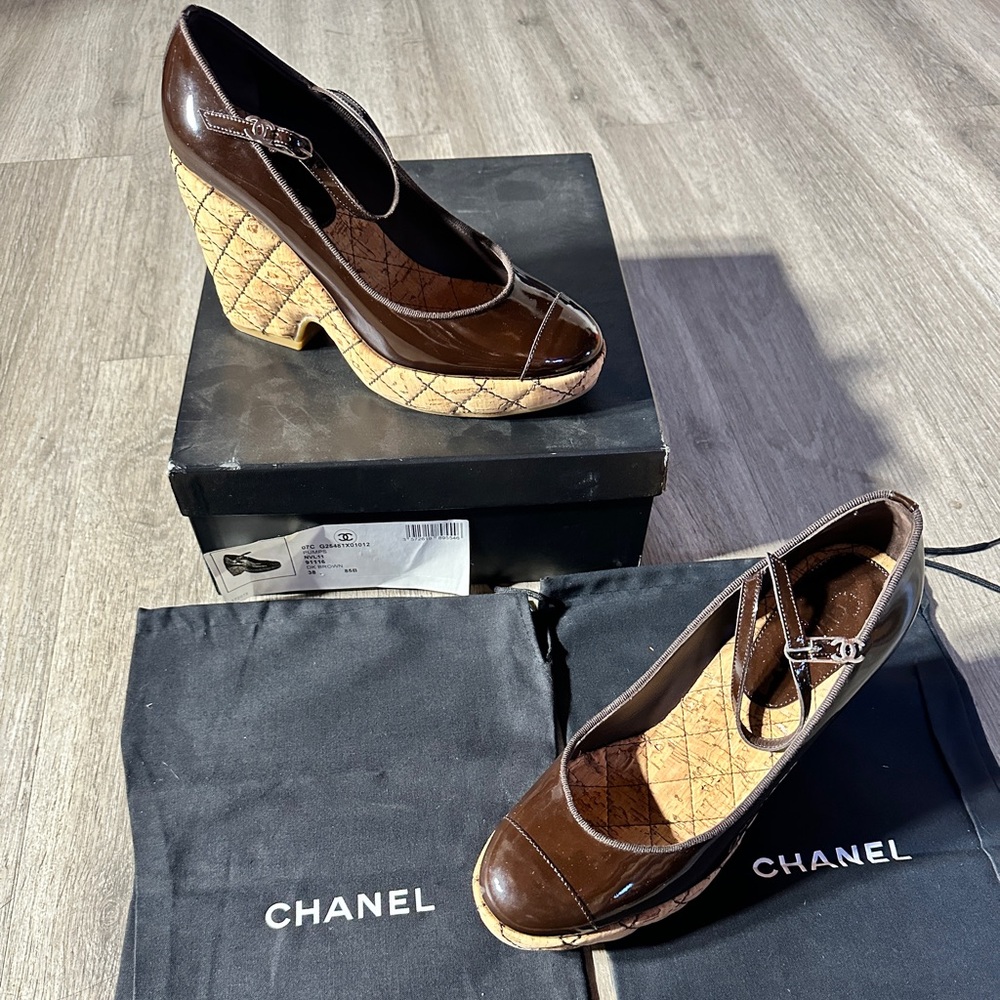 Chanel Round-Toe Pumps Sz 38 US 7.5